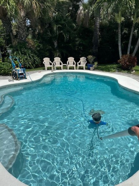 Pool Cleaning in Melbourne, FL (1)